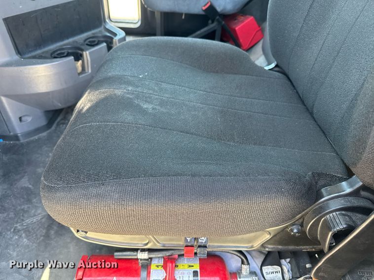 image for item DH8677 2018 Mack CXU613 semi truck