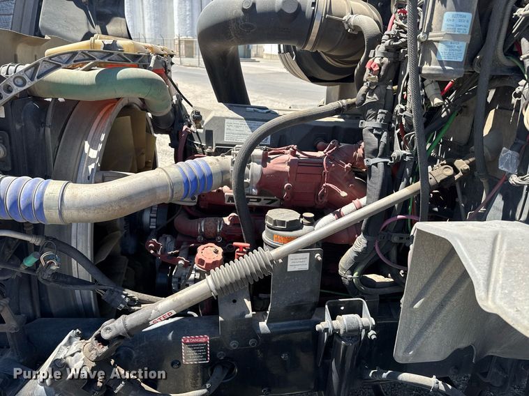 image for item DH8677 2018 Mack CXU613 semi truck