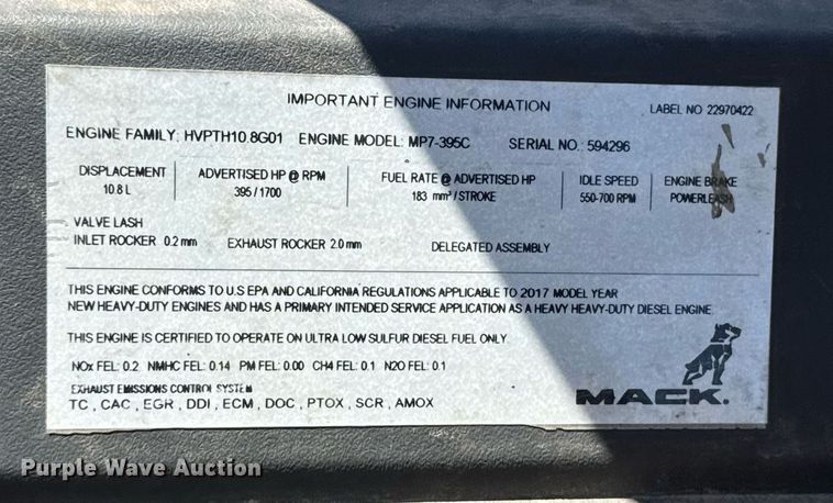 image for item DH8677 2018 Mack CXU613 semi truck