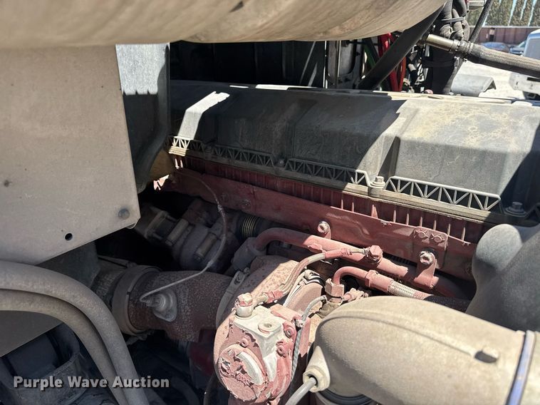 image for item DH8677 2018 Mack CXU613 semi truck