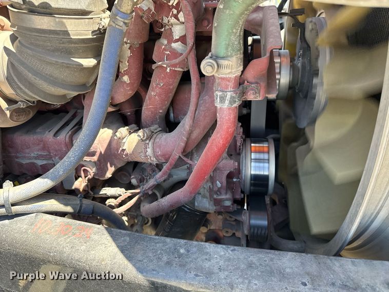 image for item DH8677 2018 Mack CXU613 semi truck