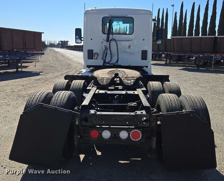 image for item DH8678 2016 Kenworth T880 semi truck