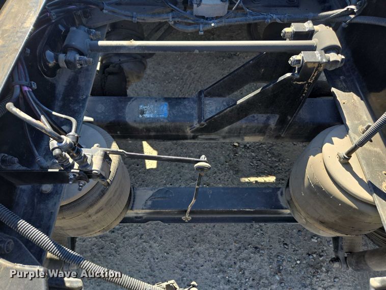 image for item DH8678 2016 Kenworth T880 semi truck