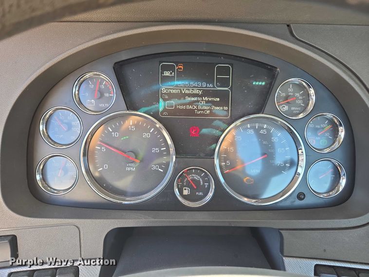 image for item DH8678 2016 Kenworth T880 semi truck