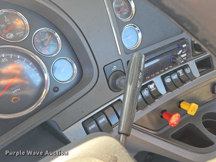 image for item DH8678 2016 Kenworth T880 semi truck