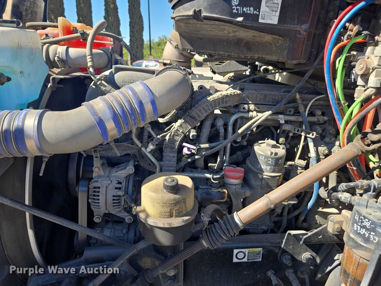 image for item DH8678 2016 Kenworth T880 semi truck