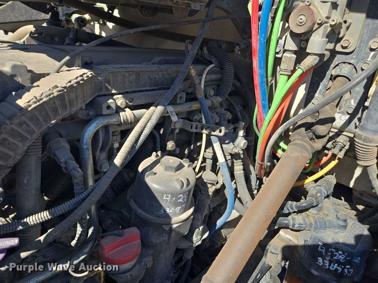 image for item DH8678 2016 Kenworth T880 semi truck