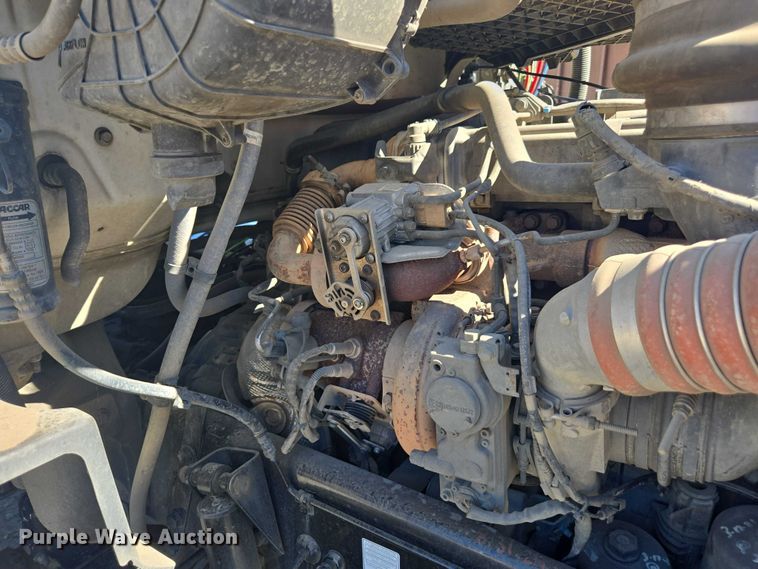 image for item DH8678 2016 Kenworth T880 semi truck