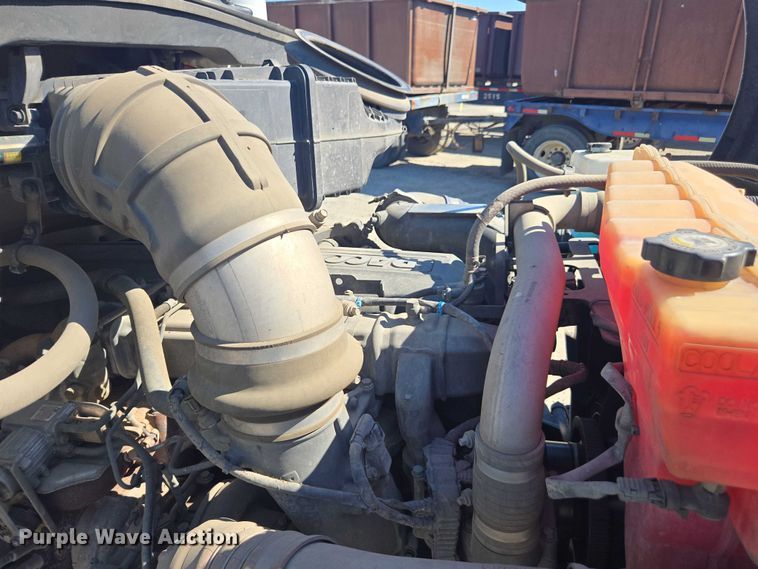 image for item DH8678 2016 Kenworth T880 semi truck