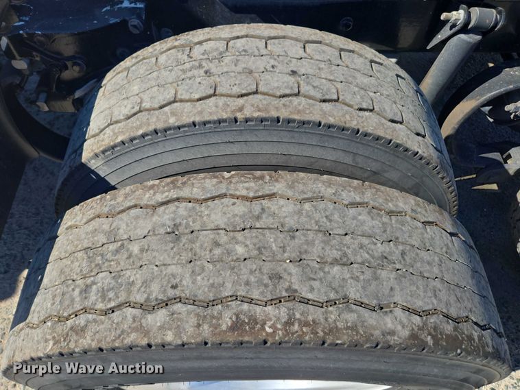 image for item DH8678 2016 Kenworth T880 semi truck