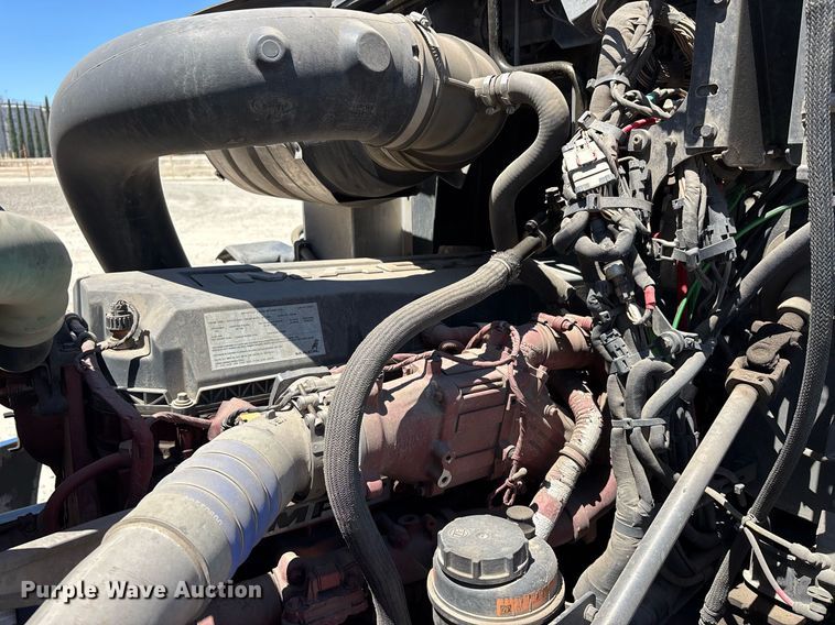 image for item DH8679 2018 Mack CXU613 semi truck