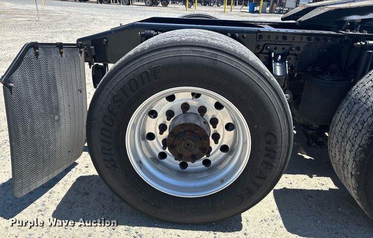 image for item DH8679 2018 Mack CXU613 semi truck