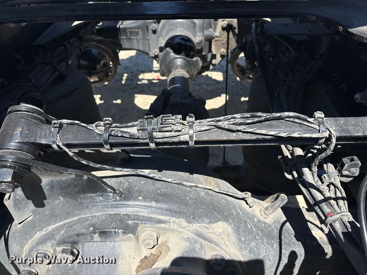 image for item DH8679 2018 Mack CXU613 semi truck