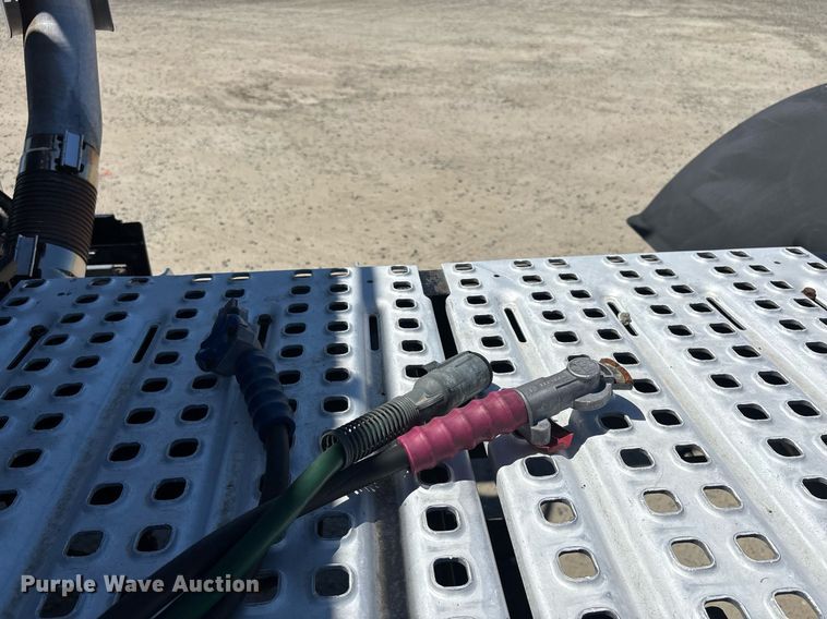 image for item DH8679 2018 Mack CXU613 semi truck