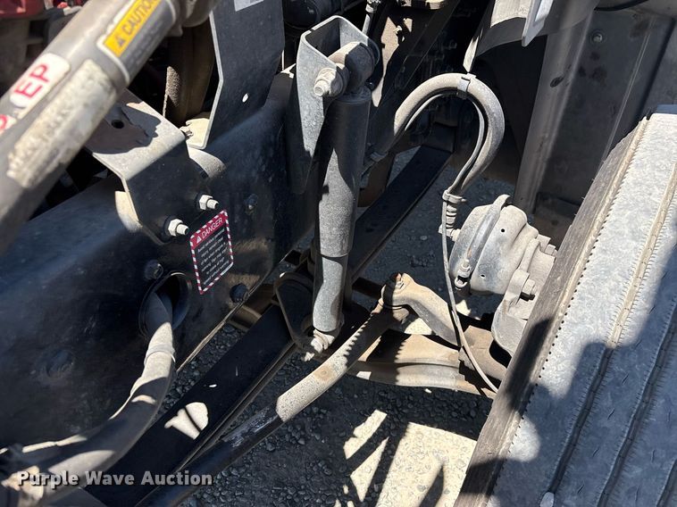 image for item DH8679 2018 Mack CXU613 semi truck