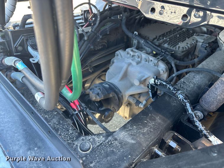 image for item DH8679 2018 Mack CXU613 semi truck