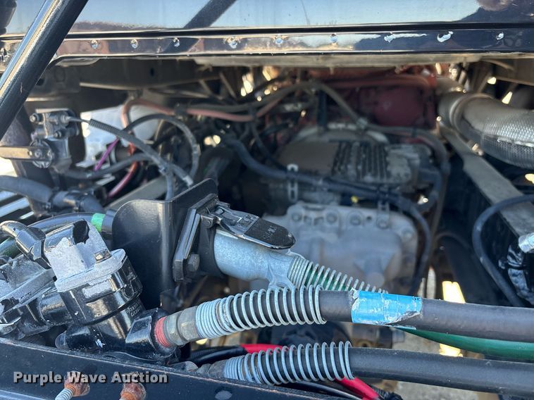 image for item DH8679 2018 Mack CXU613 semi truck