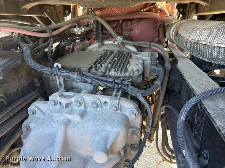 image for item DH8679 2018 Mack CXU613 semi truck