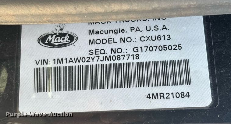 image for item DH8679 2018 Mack CXU613 semi truck