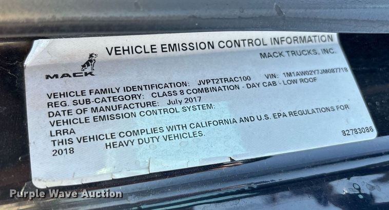 image for item DH8679 2018 Mack CXU613 semi truck