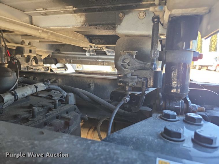 image for item DH8680 2016 Kenworth T880 semi truck