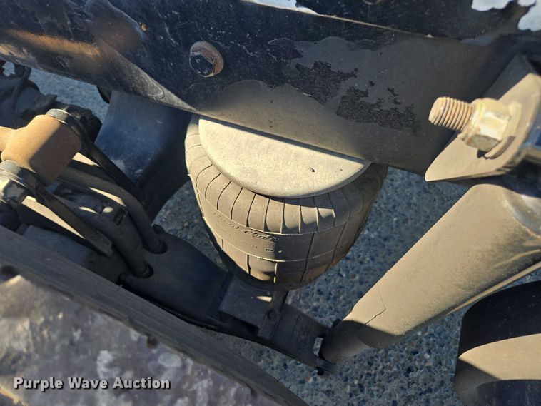 image for item DH8680 2016 Kenworth T880 semi truck