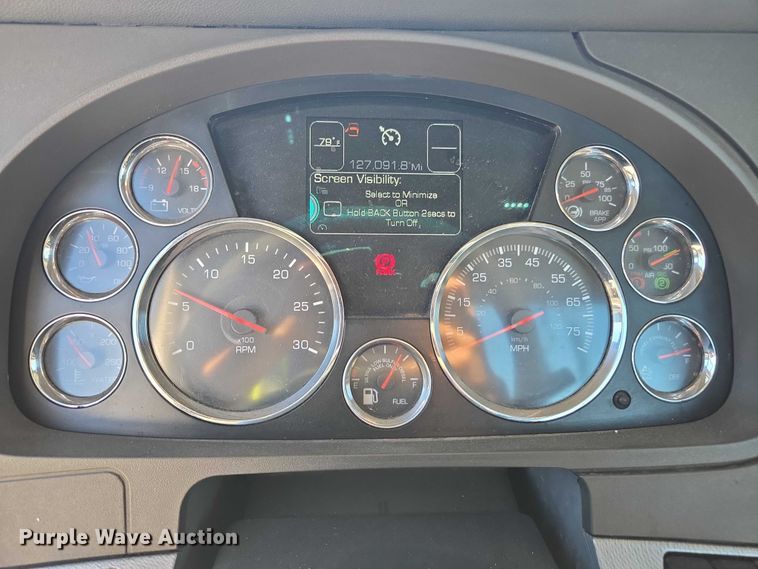 image for item DH8680 2016 Kenworth T880 semi truck