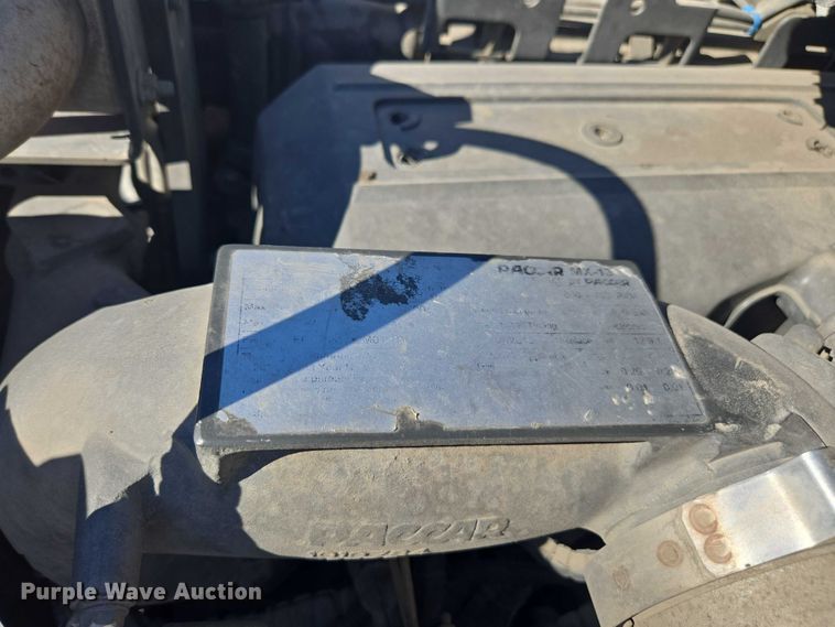 image for item DH8680 2016 Kenworth T880 semi truck