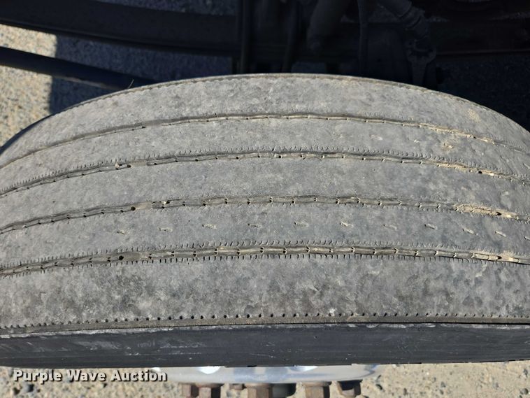 image for item DH8680 2016 Kenworth T880 semi truck