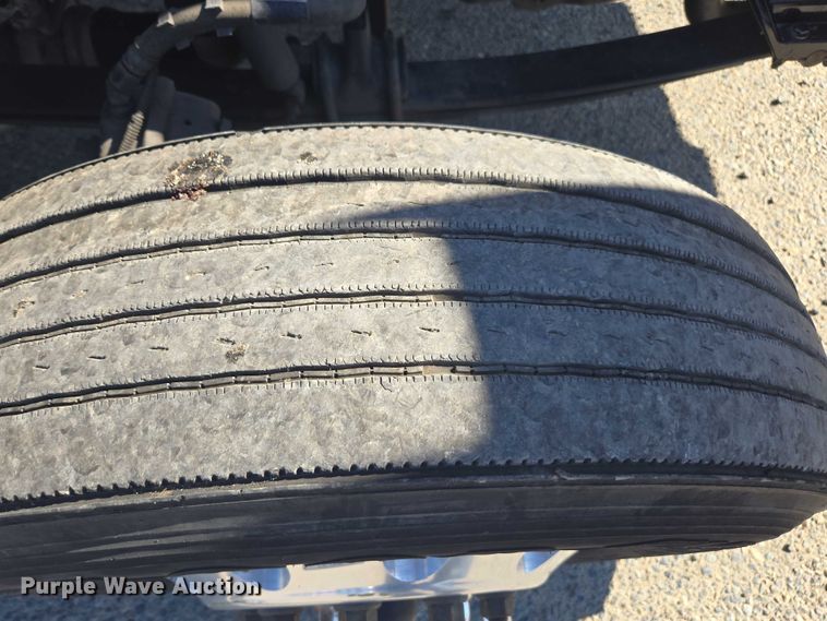 image for item DH8680 2016 Kenworth T880 semi truck