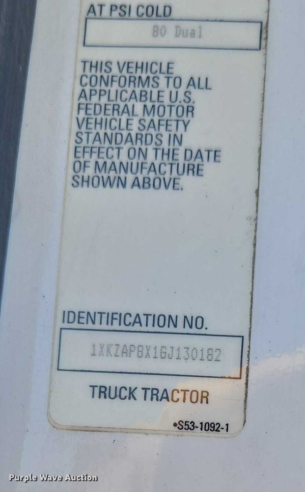 image for item DH8680 2016 Kenworth T880 semi truck