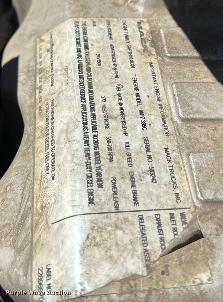 image for item DH8681 2017 Mack CXU613 semi truck