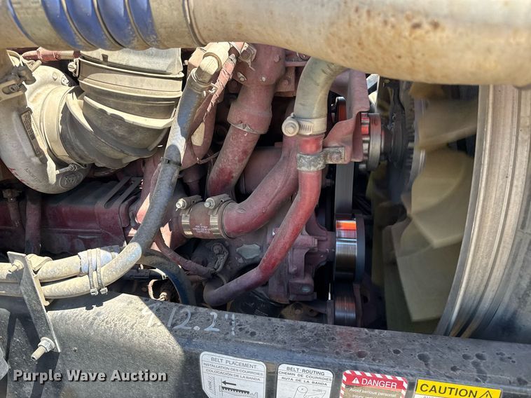 image for item DH8681 2017 Mack CXU613 semi truck