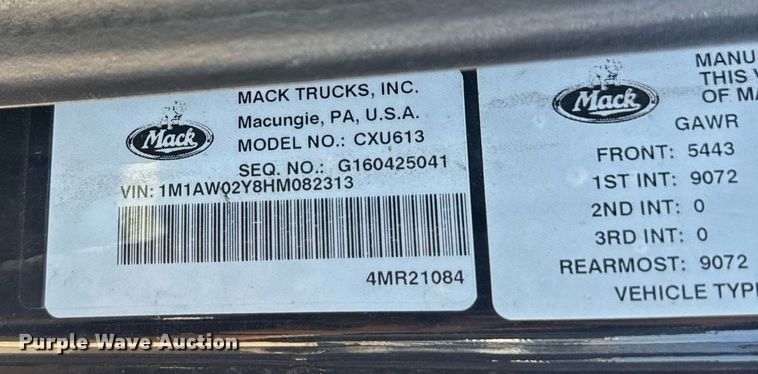 image for item DH8681 2017 Mack CXU613 semi truck