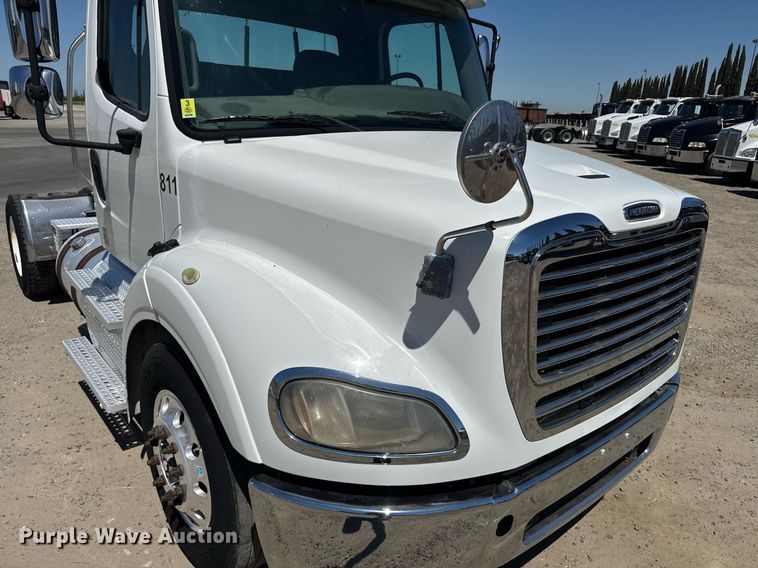 image for item DH8682 2013 Freightliner Business Class M2 semi truck