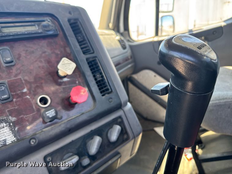 image for item DH8682 2013 Freightliner Business Class M2 semi truck