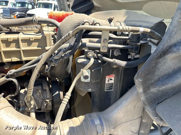 image for item DH8682 2013 Freightliner Business Class M2 semi truck