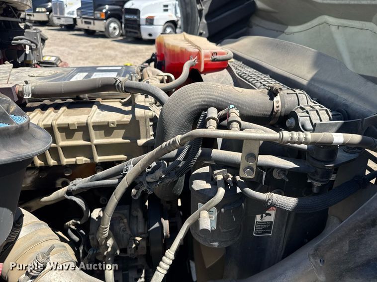 image for item DH8682 2013 Freightliner Business Class M2 semi truck