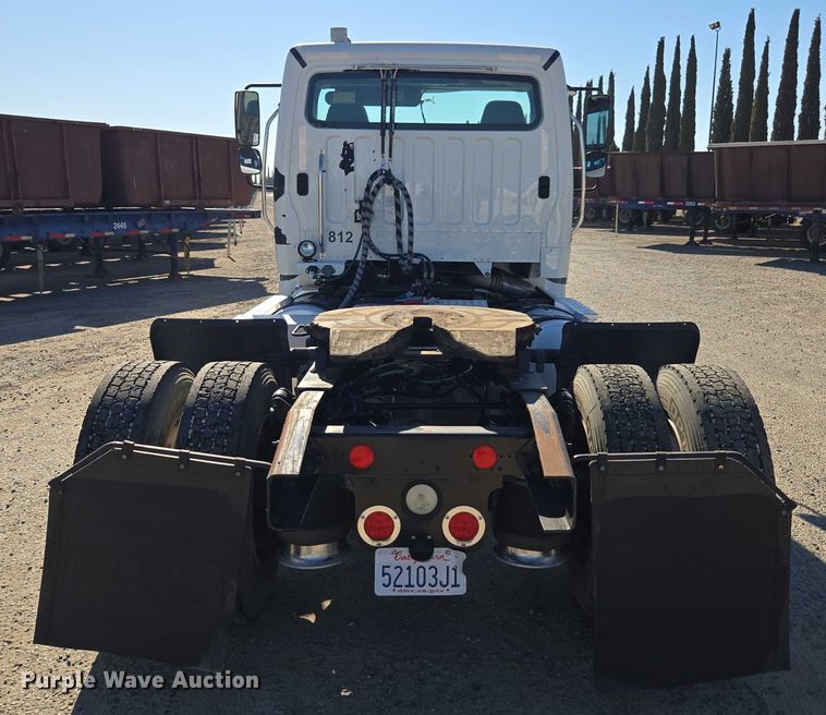 image for item DH8683 2013 Freightliner Business Class M2 semi truck