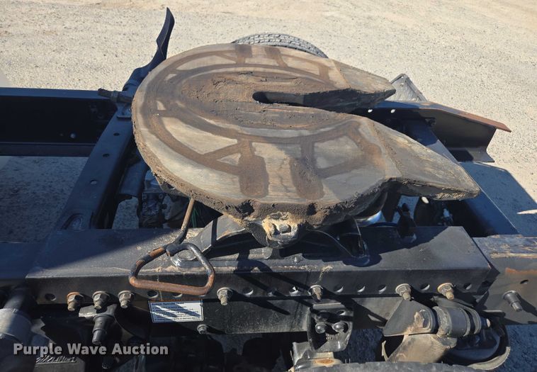 image for item DH8683 2013 Freightliner Business Class M2 semi truck