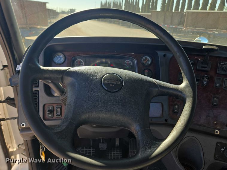 image for item DH8683 2013 Freightliner Business Class M2 semi truck