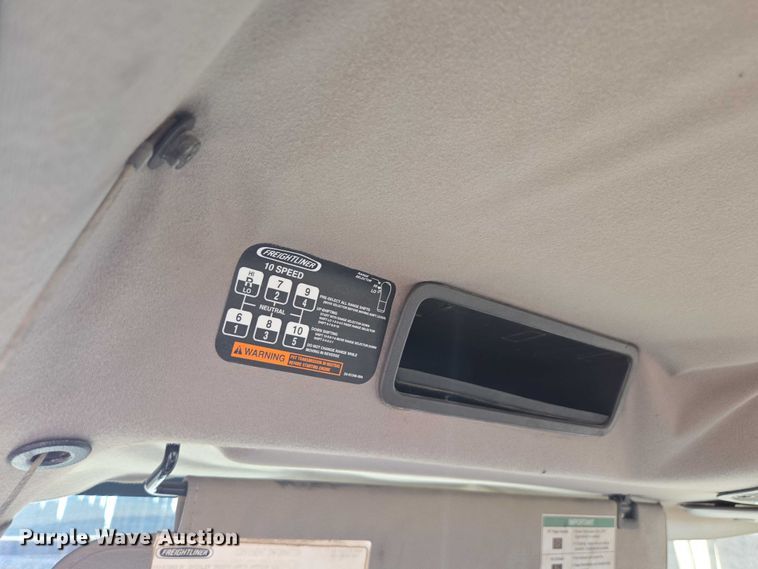 image for item DH8683 2013 Freightliner Business Class M2 semi truck