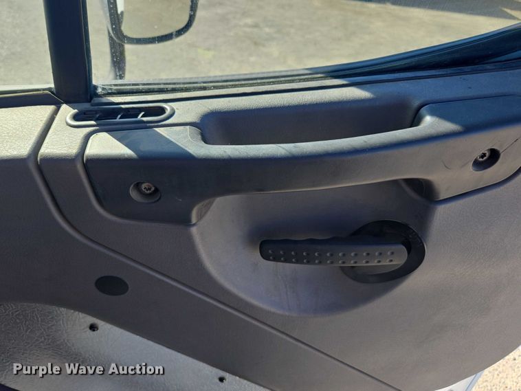 image for item DH8683 2013 Freightliner Business Class M2 semi truck