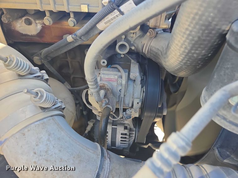 image for item DH8683 2013 Freightliner Business Class M2 semi truck