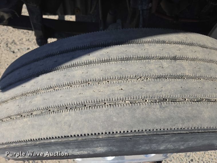 image for item DH8683 2013 Freightliner Business Class M2 semi truck