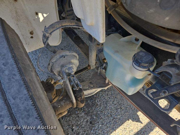 image for item DH8683 2013 Freightliner Business Class M2 semi truck