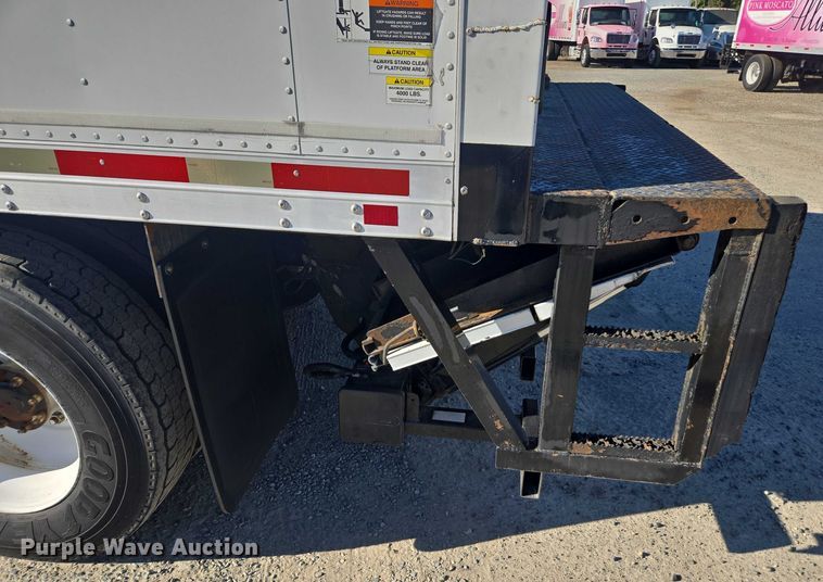 image for item DH8684 2014 Freightliner Business Class M2 box truck