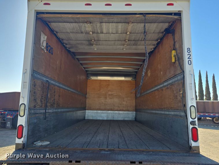 image for item DH8684 2014 Freightliner Business Class M2 box truck