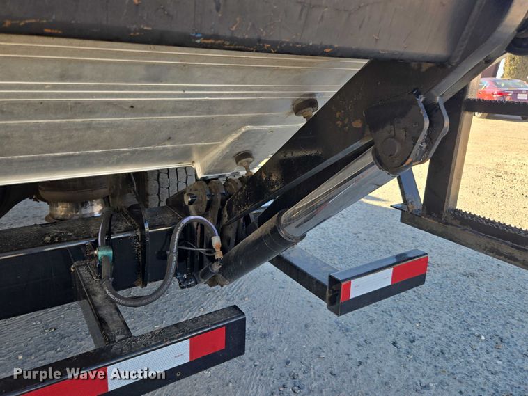 image for item DH8684 2014 Freightliner Business Class M2 box truck