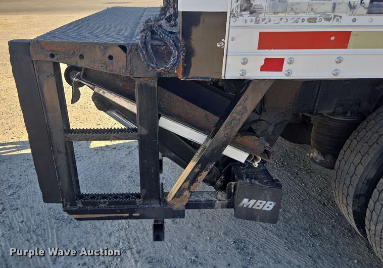 image for item DH8684 2014 Freightliner Business Class M2 box truck